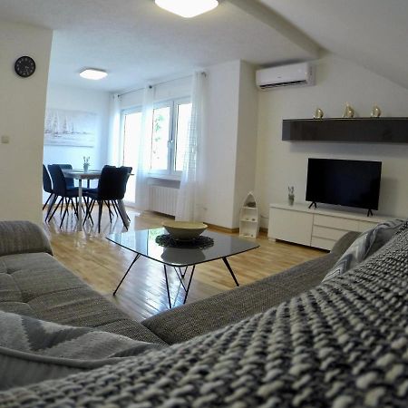Holiday Apartment Lavanda Jesenice  Dış mekan fotoğraf