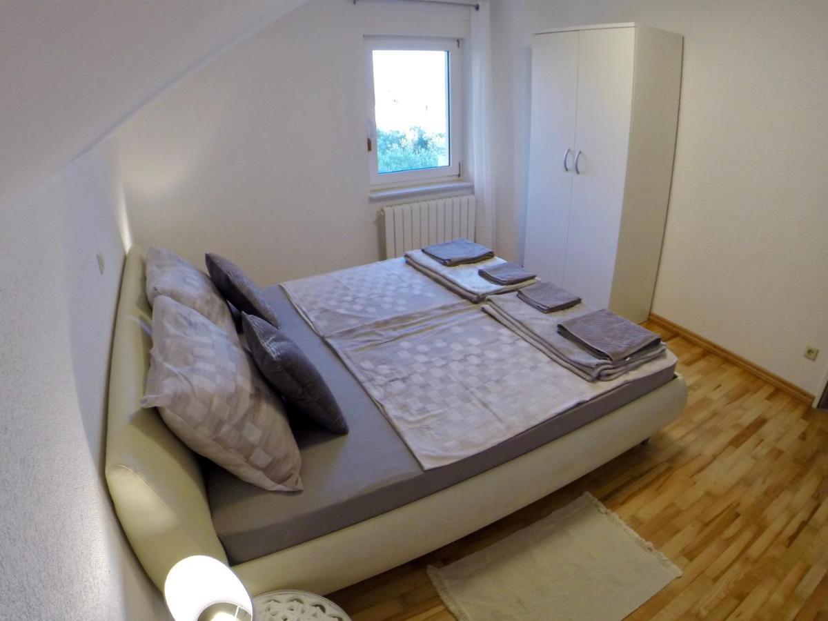 Holiday Apartment Lavanda Jesenice  Dış mekan fotoğraf