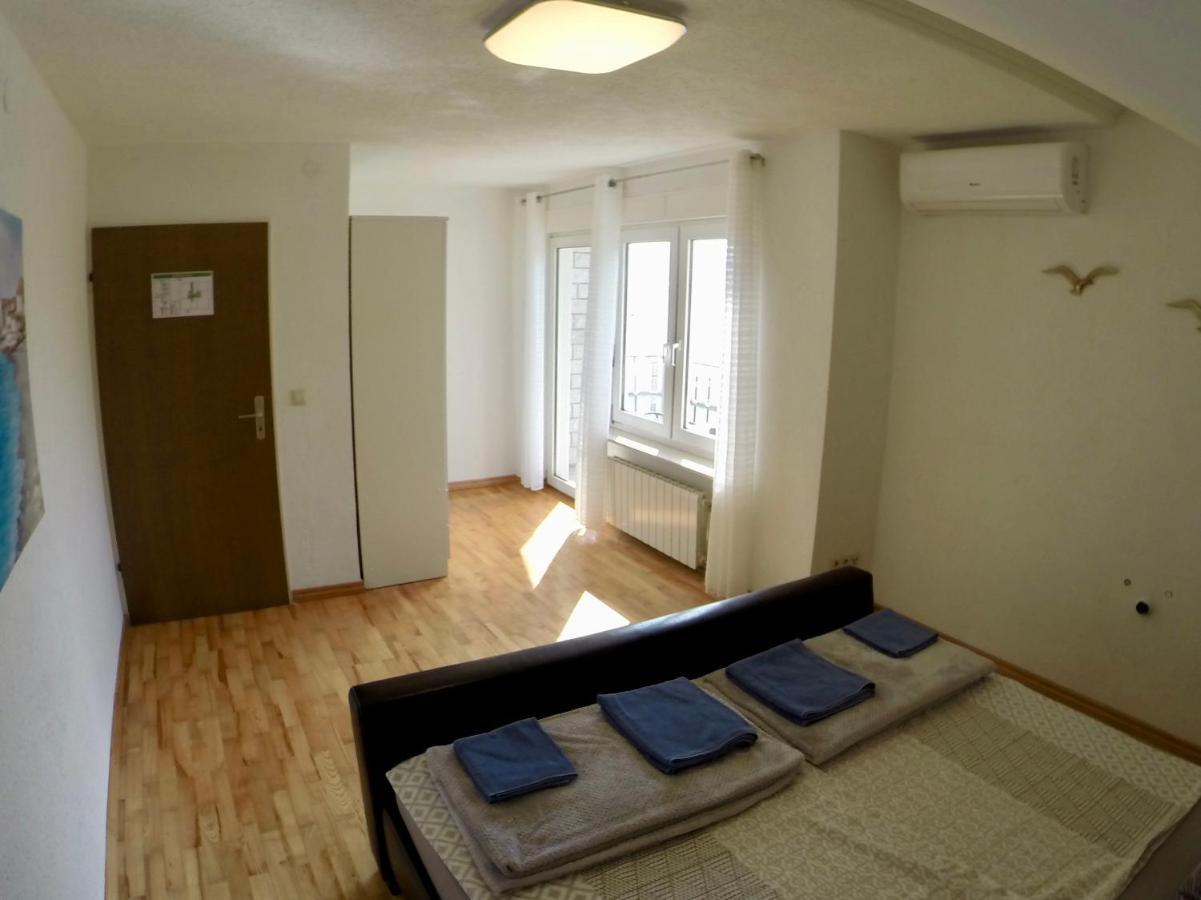 Holiday Apartment Lavanda Jesenice  Dış mekan fotoğraf